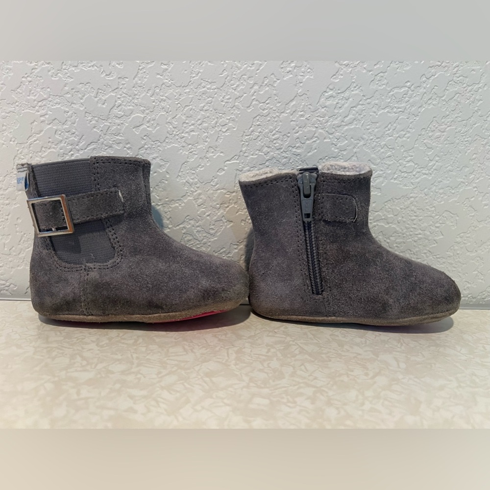 Gwen Grey Robeez Boots Size 9-12 months